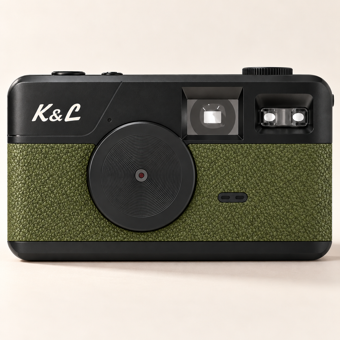 Groene K&L Retro Camera in een lichte studio-opstelling.